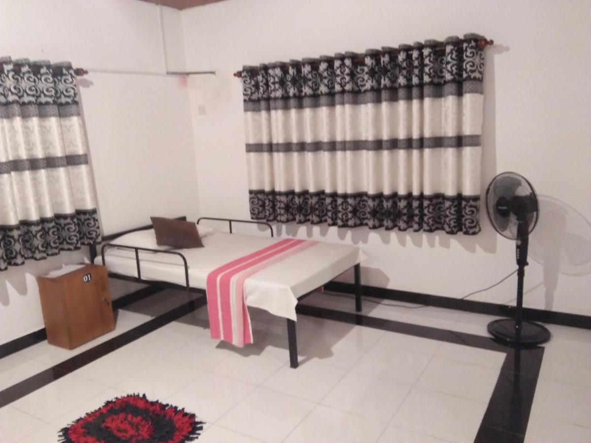 Bed & Bicycle Hostel Dambulla Room photo